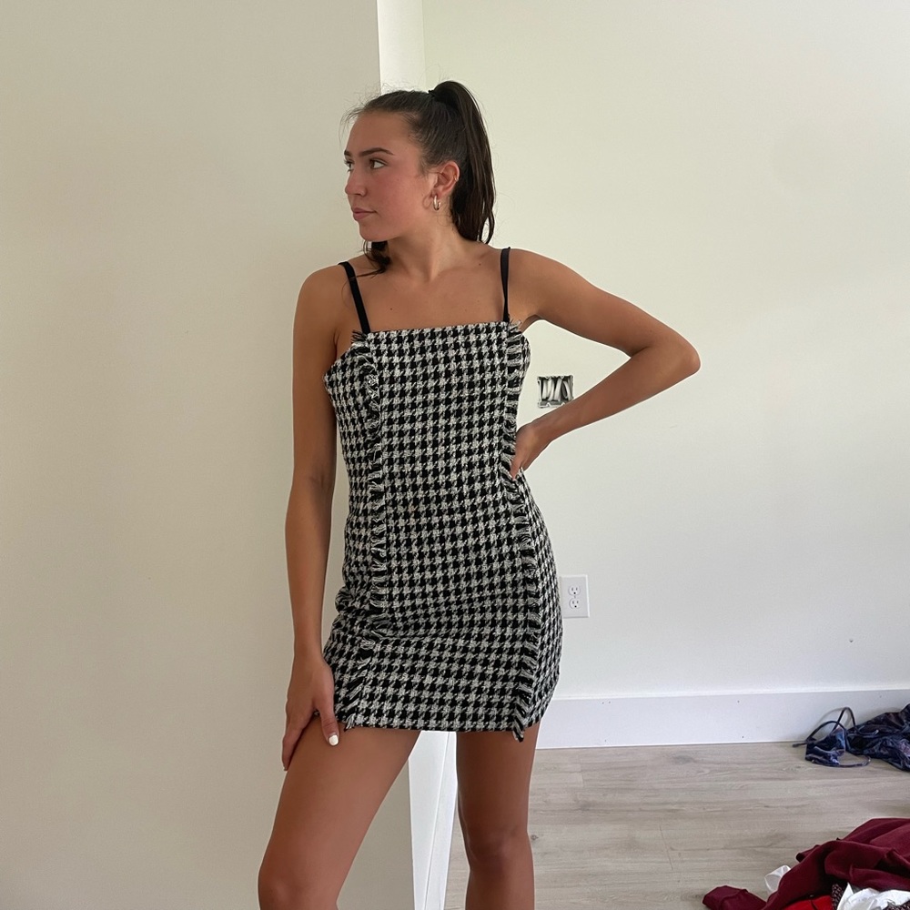 NEW WITH TAGS BODY CON DRESSY DRESS